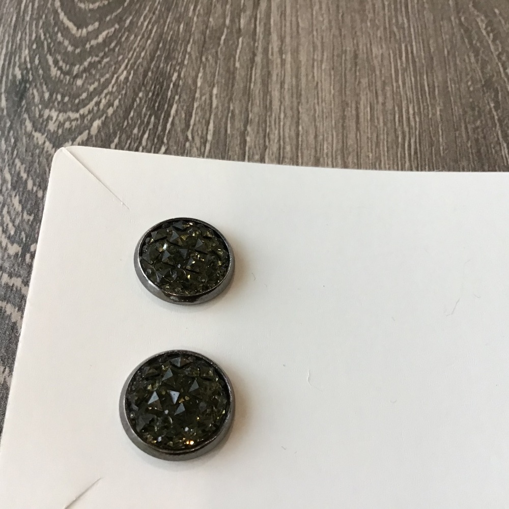 Dark olive green sparkle earrungs